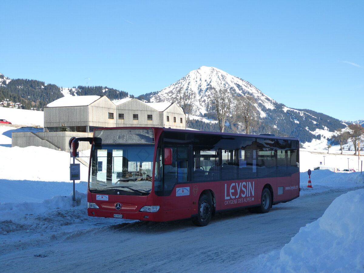 (231'444) - Leysin, Excursions, Leysin - VD 398'538 - Mercedes (ex Imfeld, D-Landstuhl) am 18. Dezember 2021 in Leysin, Centre sportif