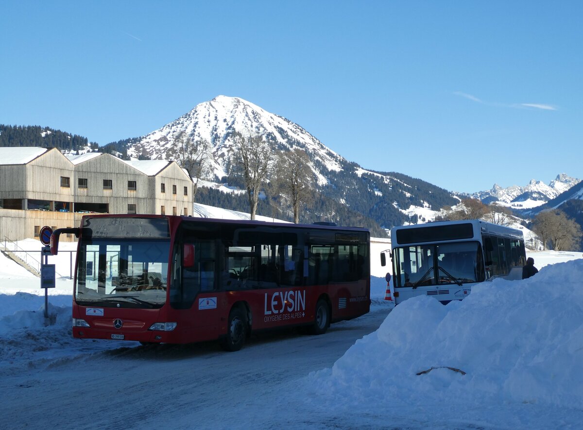 (231'445) - Leysin-Excursions, Leysin - VD 398'538 - Mercedes (ex Imfeld, D-Landstuhl) am 18. Dezember 2021 in Leysin, Centre sportif