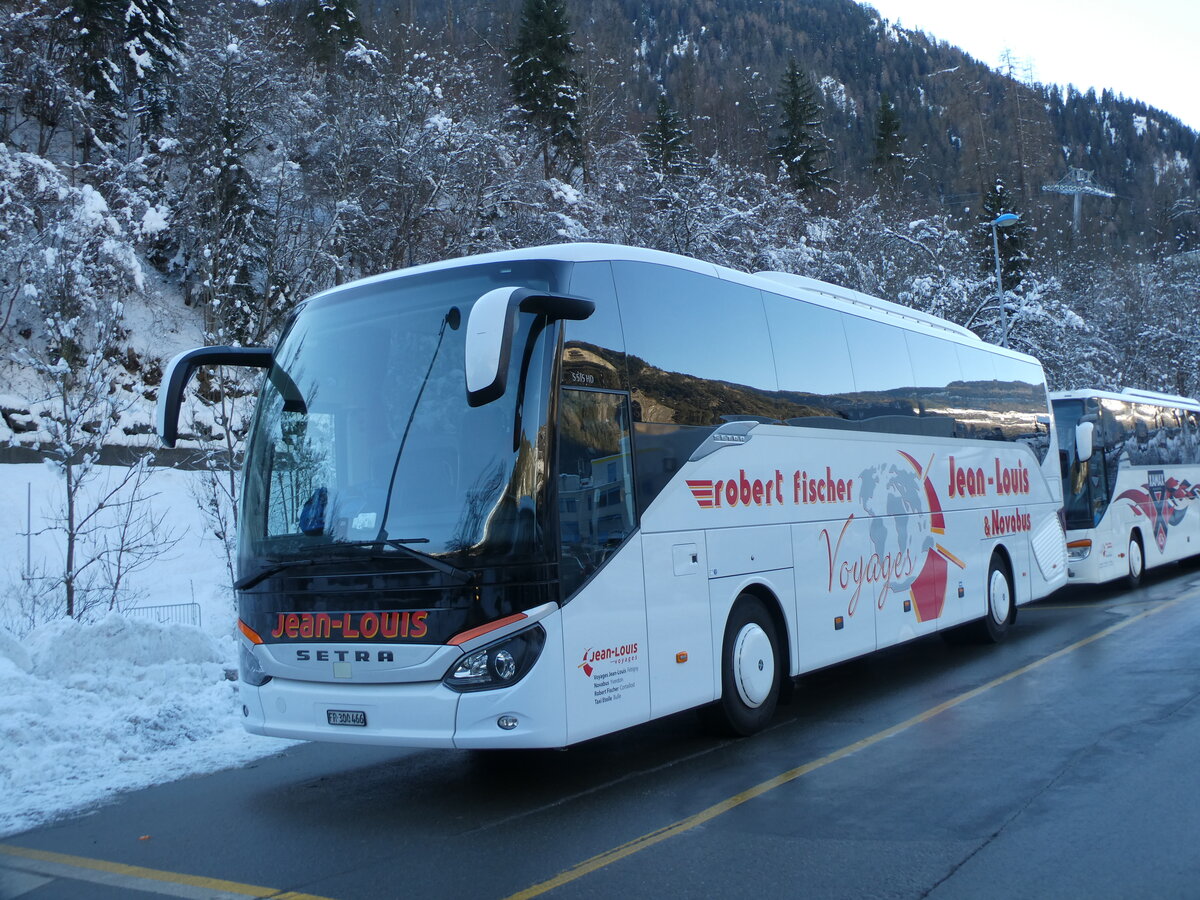 (231'492) - Jean-Louis, Ftigny - Nr. 42/FR 300'466 - Setra am 18. Dezember 2021 beim Bahnhof Le Chble