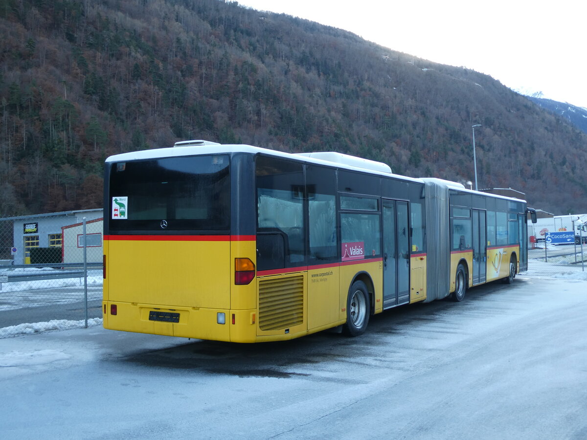 (231'669) - TMR Martigny - Nr. 129 - Mercedes am 1. Januar 2022 in Martigny, Garage