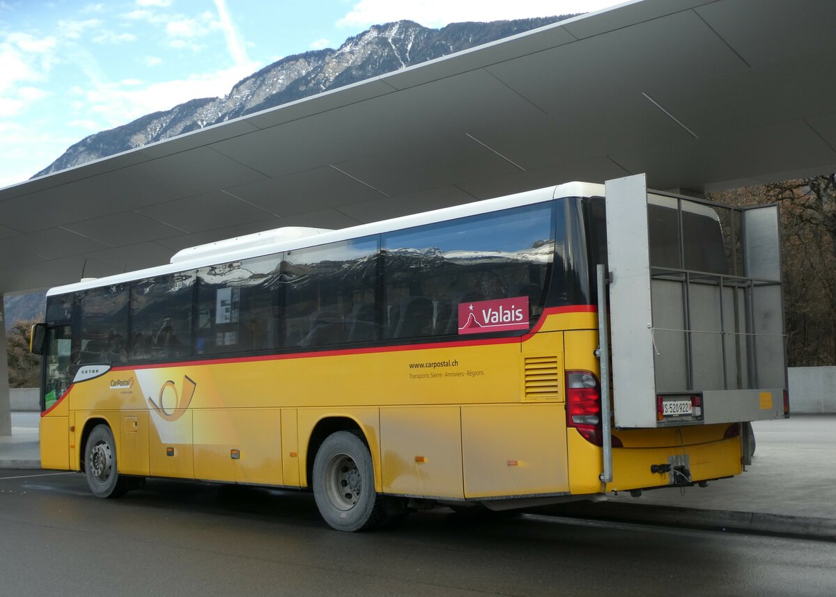 (231'746) - TSAR, Sierre - VS 520'922 - Setra (ex VS 93'571; ex Epiney, Ayer) am 2. Januar 2022 in Sierre, Busbahnhof