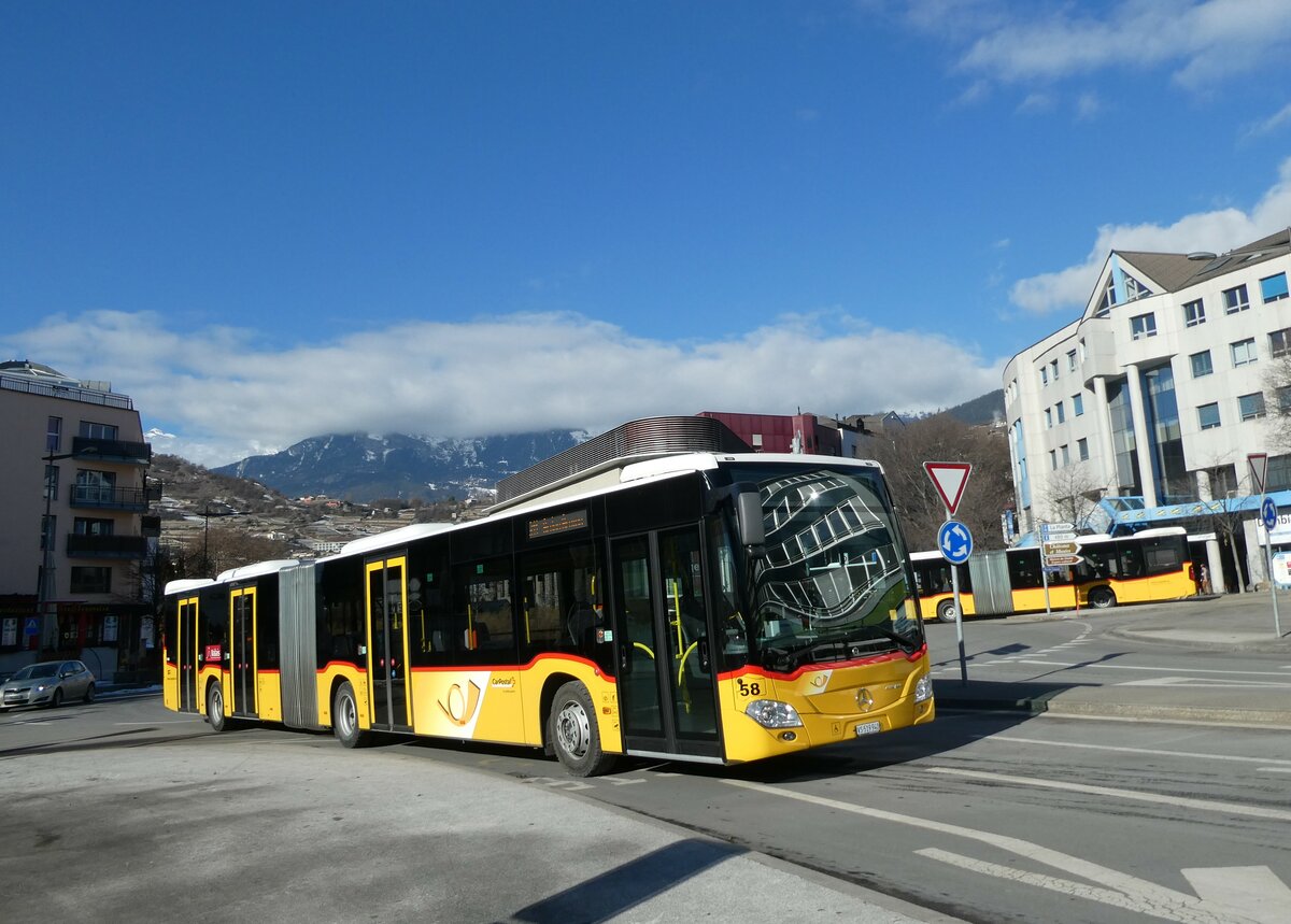 (232'208) - PostAuto Wallis - Nr. 58/VS 519'940 - Mercedes am 21. Januar 2022 beim Bahnhof Sion