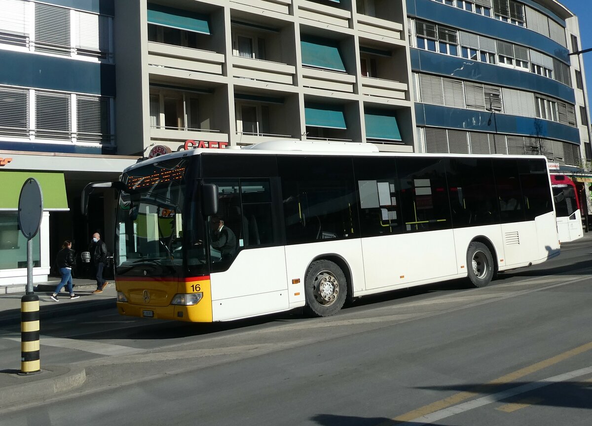 (232'224) - Lathion, Sion - Nr. 16/VS 383'833 - Mercedes (ex TPC Aigle) am 21. Januar 2022 beim Bahnhof Sion