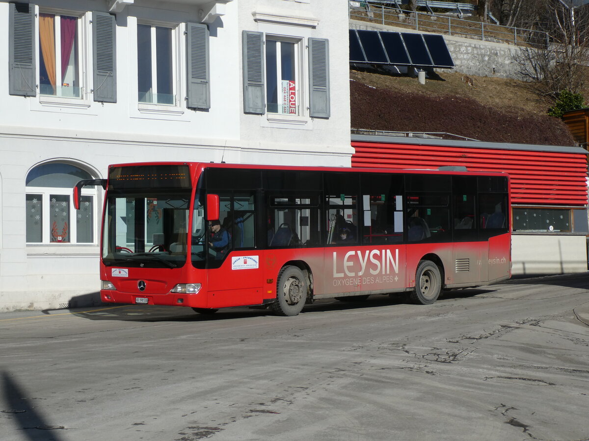 (232'275) - Leysin-Excursions, Leysin - VD 398'538 - Mercedes (ex Imfeld, D-Landstuhl) am 22. Januar 2022 beim Bahnhof Leysin-Feydey