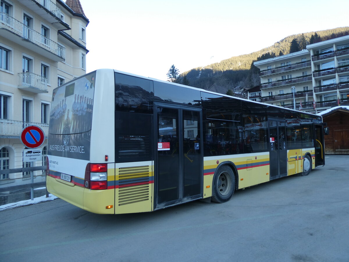 (233'232) - STI Thun - Nr. 129/BE 800'129 - MAN am 27. Februar 2022 beim Bahnhof Grindelwald (Einsatz Grindelwaldbus)