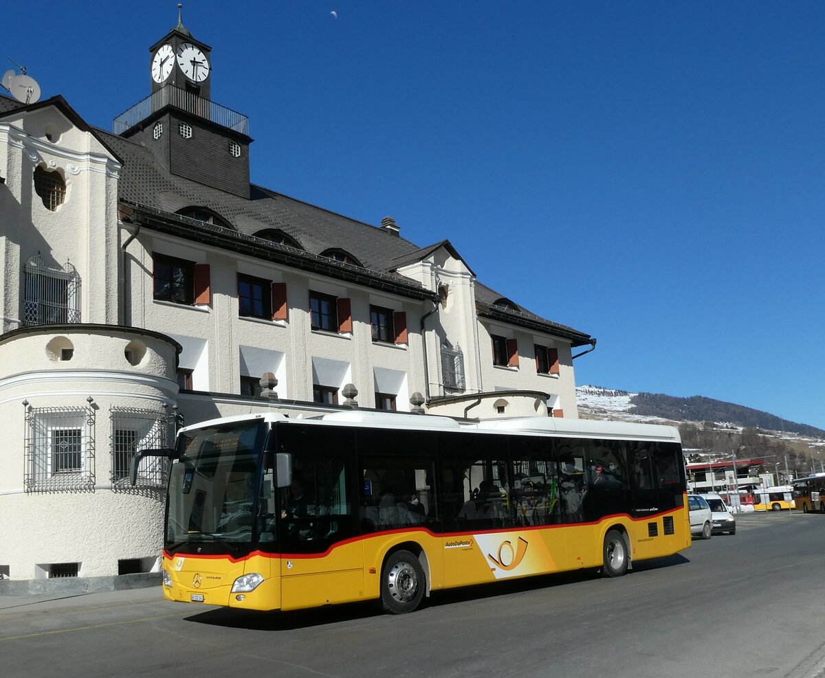 (233'692) - PostAuto Graubnden - GR 102'343 - Mercedes am 10. Mrz 2022 beim Bahnhof Scuol-Tarasp