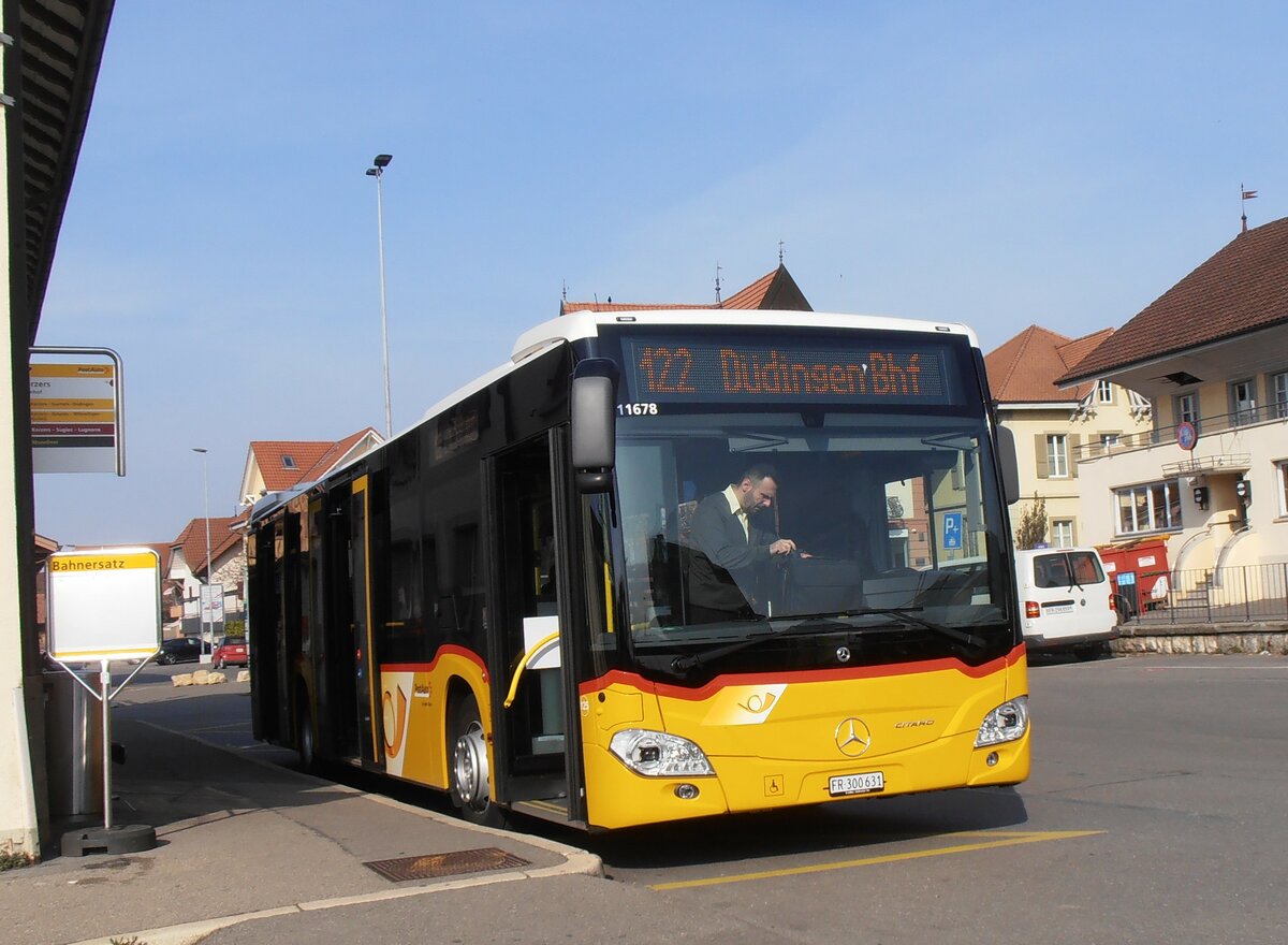 (233'846) - Wieland, Murten - Nr. 125/FR 300'631 - Mercedes am 12. Mrz 2022 beim Bahnhof Kerzers