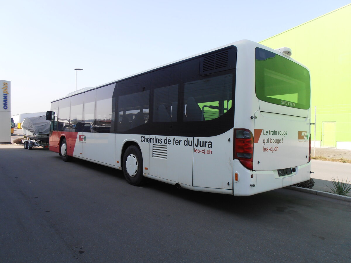 (233'981) - CJ Tramelan - Nr. 125 - Setra am 20. Mrz 2022 in Kerzers, Interbus