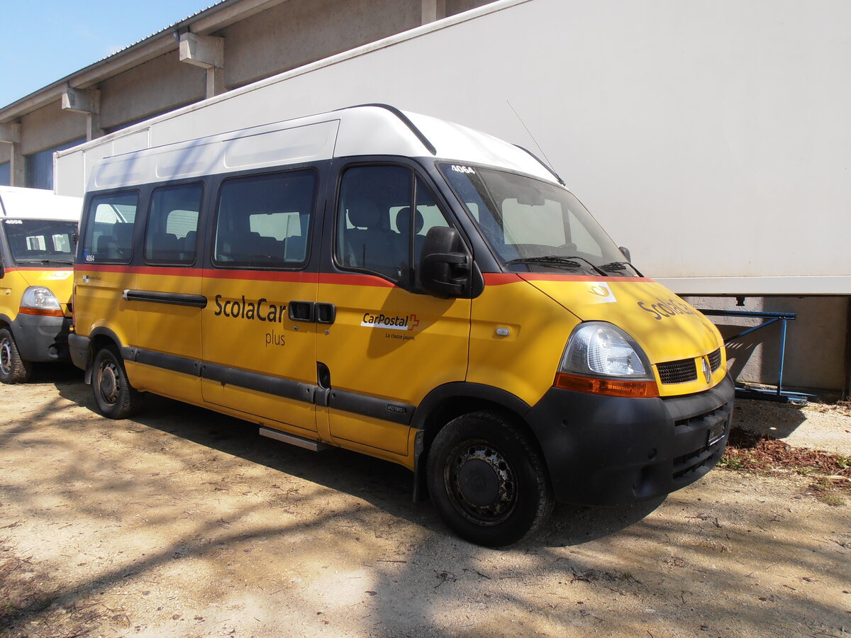 (234'046) - CarPostal Ouest - (VD 327'861) - Renault am 20. Mrz 2022 in Yverdon, Garage 3