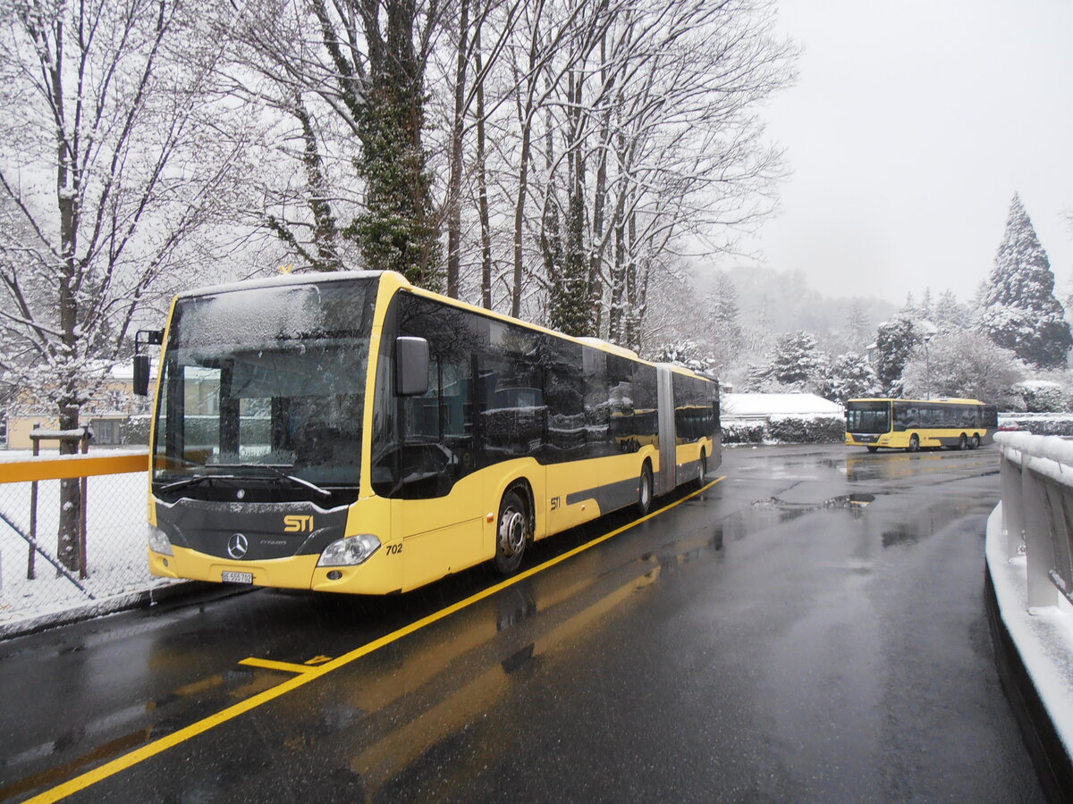 (234'160) - STI Thun - Nr. 702/BE 555'702 - Mercedes am 2. April 2022 bei der Schifflndte Thun