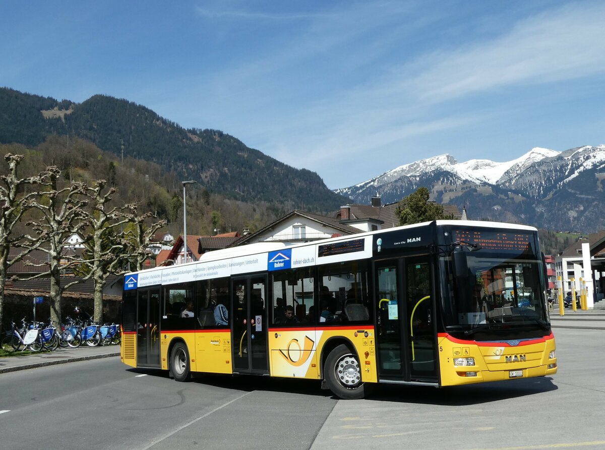 (234'410) - PostAuto Zentralschweiz - Nr. 5/OW 10'002 - MAN (ex Dillier, Sarnen Nr. 5) am 11. April 2022 beim Bahnhof Sarnen