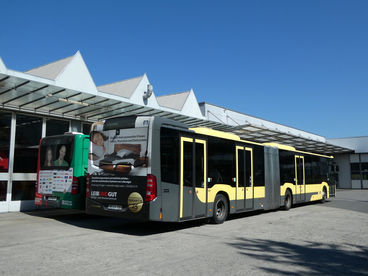 (234'665) - STI Thun - Nr. 704/BE 434'704 - Mercedes am 17. April 2022 in Thun, Garage