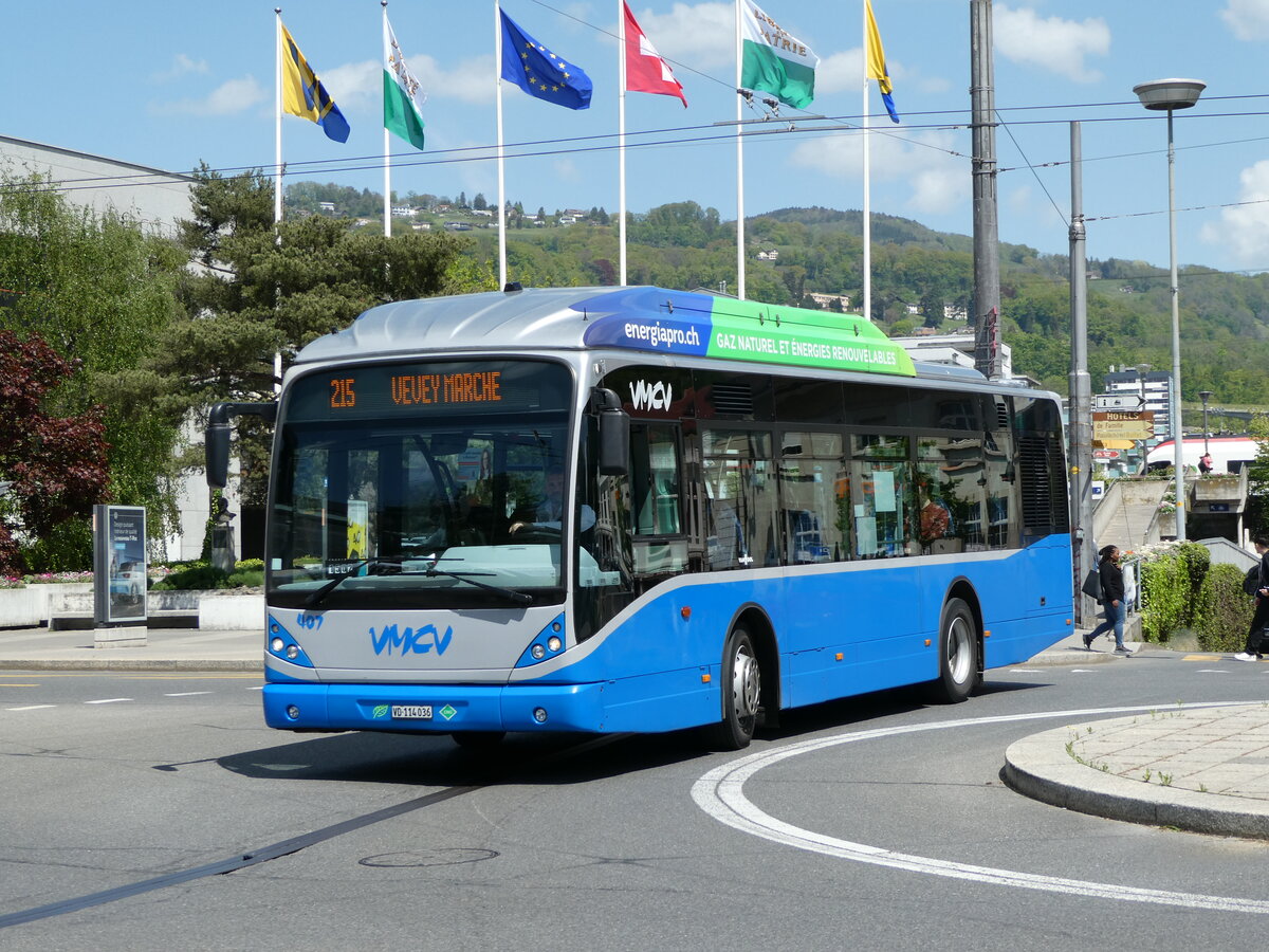 (234'960) - VMCV Clarens - Nr. 407/VD 114'036 - Van Hool (ex Nr. 107) am 30. April 2022 beim Bahnhof Vevey