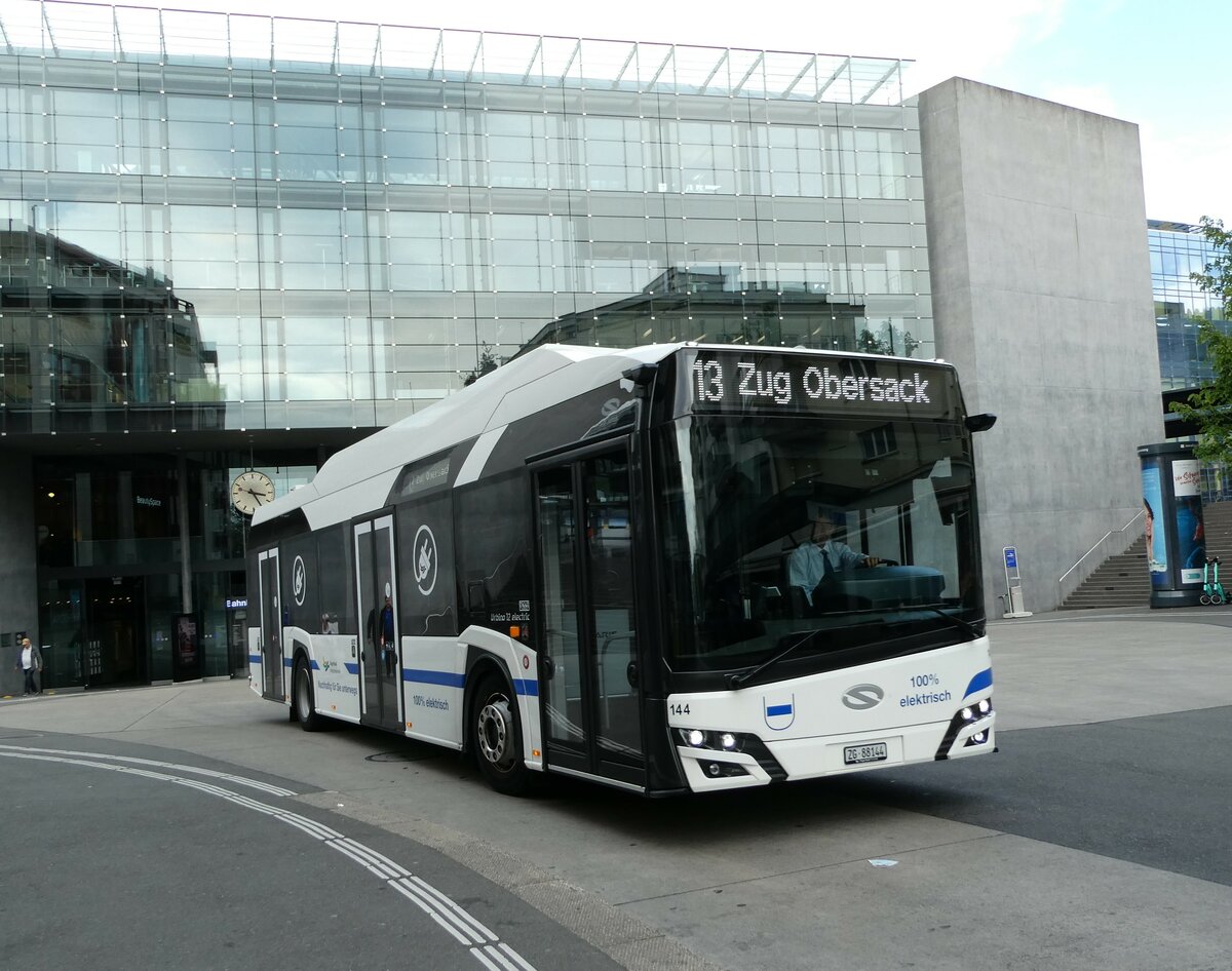 (235'197) - ZVB Zug - Nr. 144/ZG 88'144 - Solaris am 4. Mai 2022 beim Bahnhof Zug