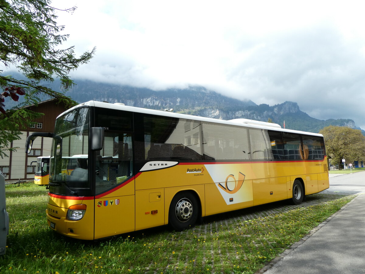 (235'446) - PostAuto Bern - Nr. 70/BE 653'387 - Setra am 8. Mai 2022 in Meiringen, Garage