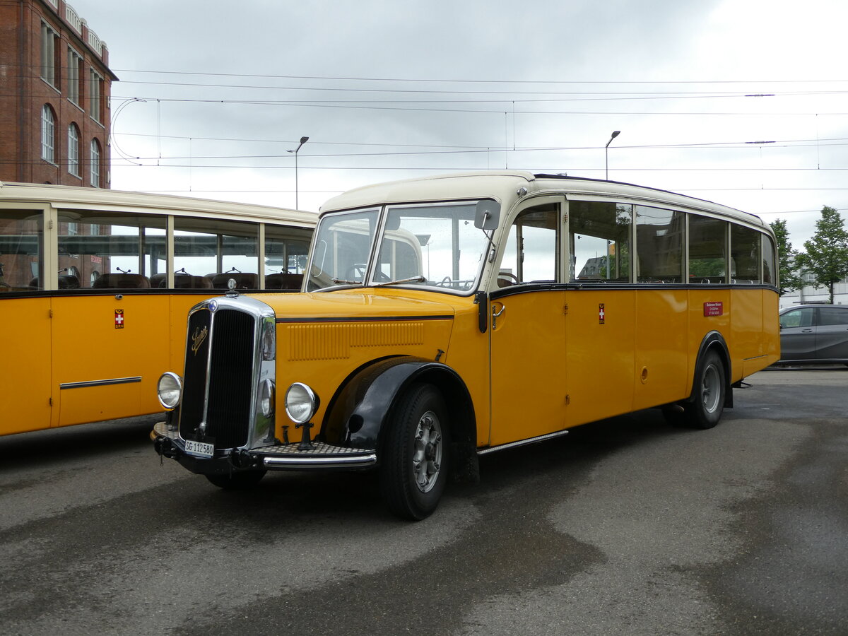 (235'764) - Baumgartner, Horn - Nr. 4/SG 112'580 - Saurer/Saurer (ex Nr. 2; ex Mckli, Basadingen; ex Diverse Besitzer; ex OAK Wangen a.A. Nr. 10; ex P 23'082; ex P 2134) am 21. Mai 2022 beim Bahnhof Arbon 