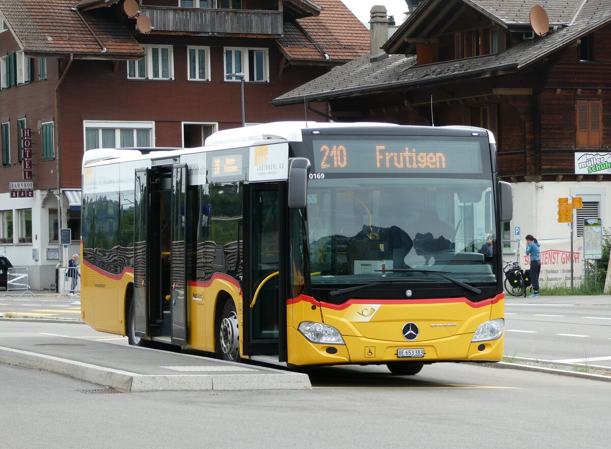 (236'096) - PostAuto Bern - BE 653'383 - Mercedes am 22. Mai 2022 beim Bahnhof Reichenbach