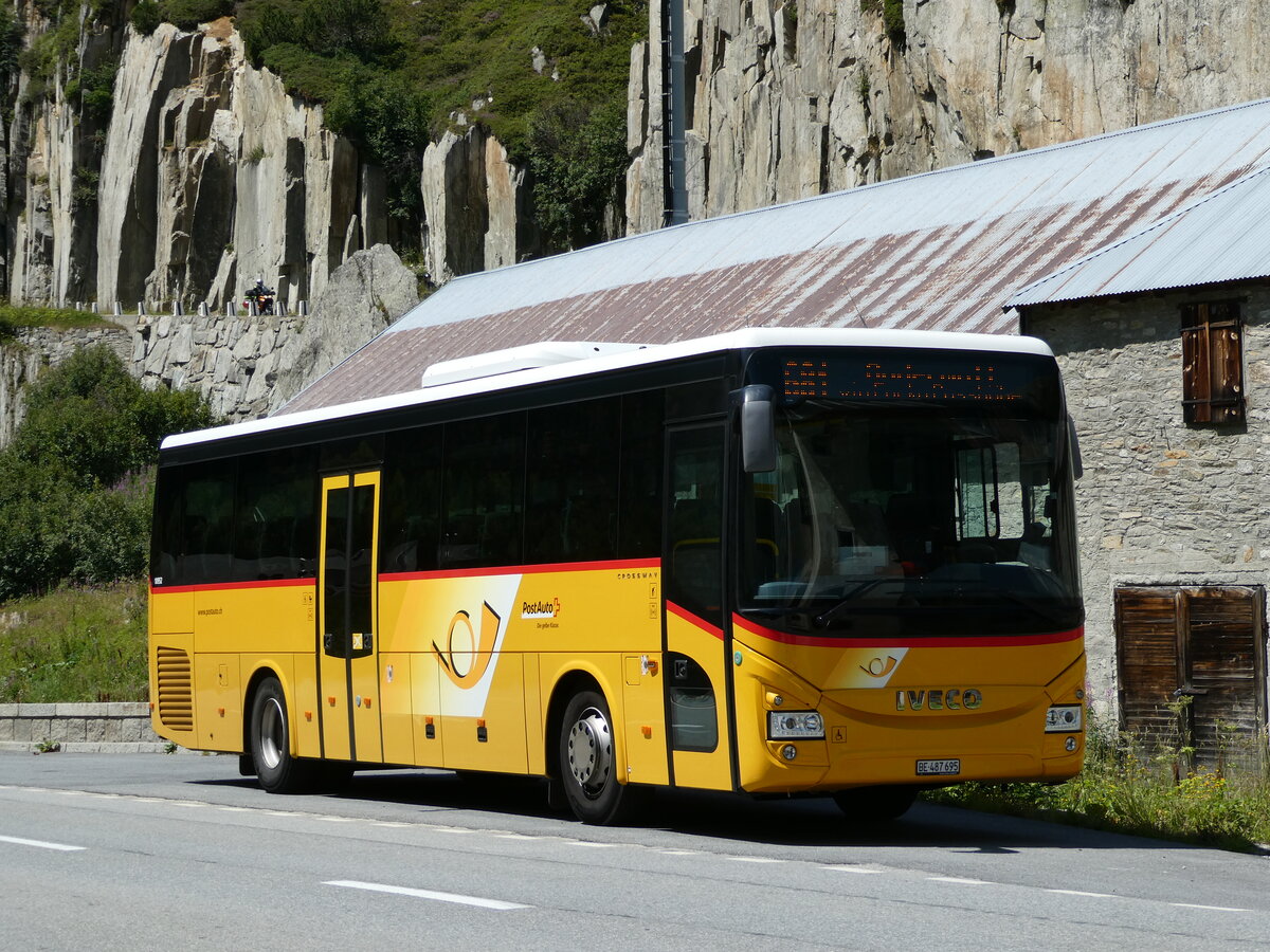 (238'420) - PostAuto Bern - BE 487'695 - Iveco am 24. Juli 2022 in Gletsch, Post