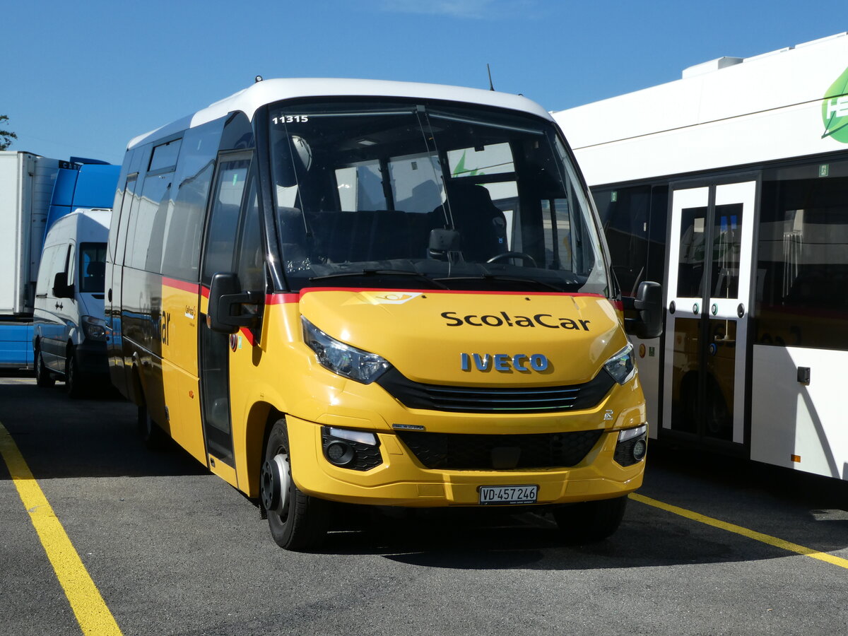 (238'569) - CarPostal Ouest - VD 457'246 - Iveco/Rosero am 30. Juli 2022 in Kerzers, Interbus