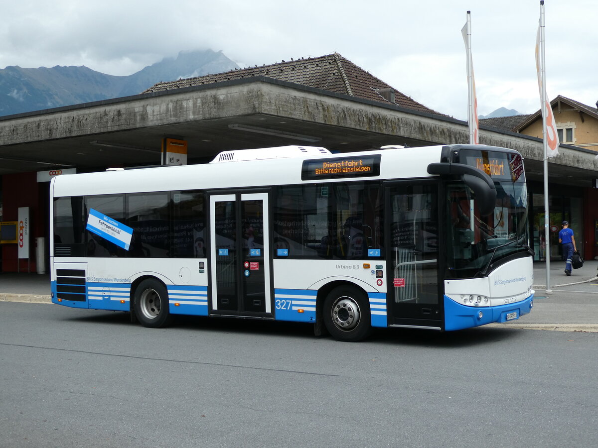 (239'294) - BSW Sargans - Nr. 327/SG 297'511 - Solaris am 20. August 2022 beim Bahnhof Sargans