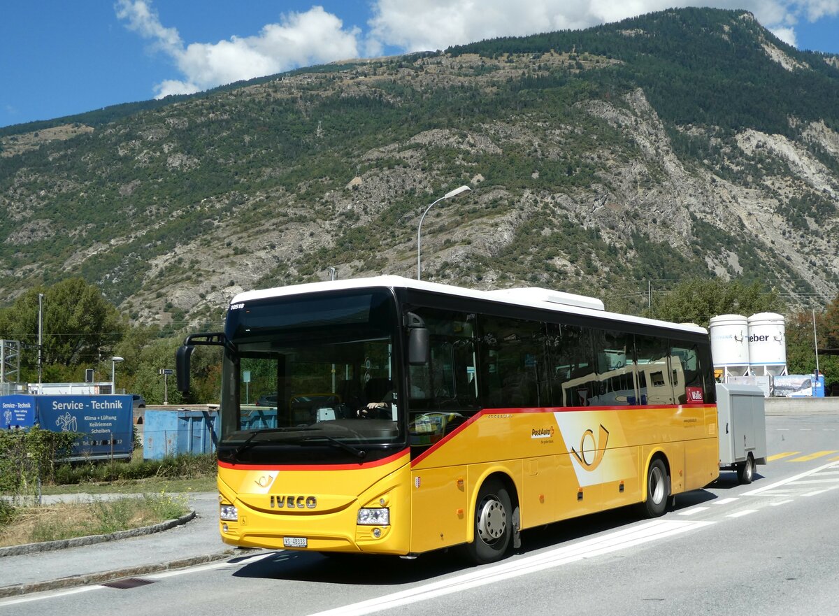 (239'387) - Autotour, Visp - VS 48'333 - Iveco (ex VS 455'577) am 21. August 2022 beim Bahnhof Gampel-Steg