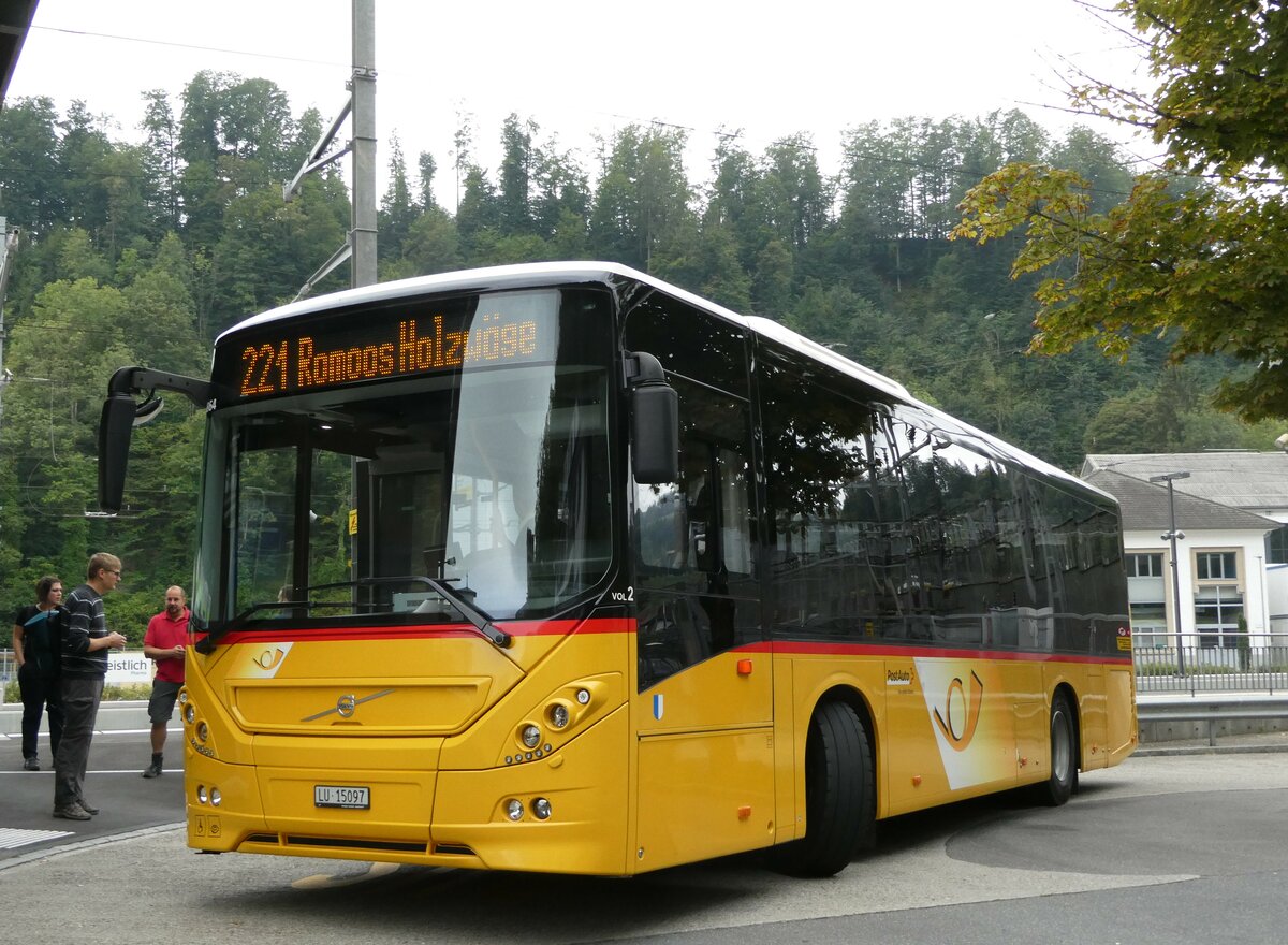 (239'735) - Amstein, Willisau - Nr. VOL 2/LU 15'097 - Volvo am 28. August 2022 beim Bahnhof Wolhusen