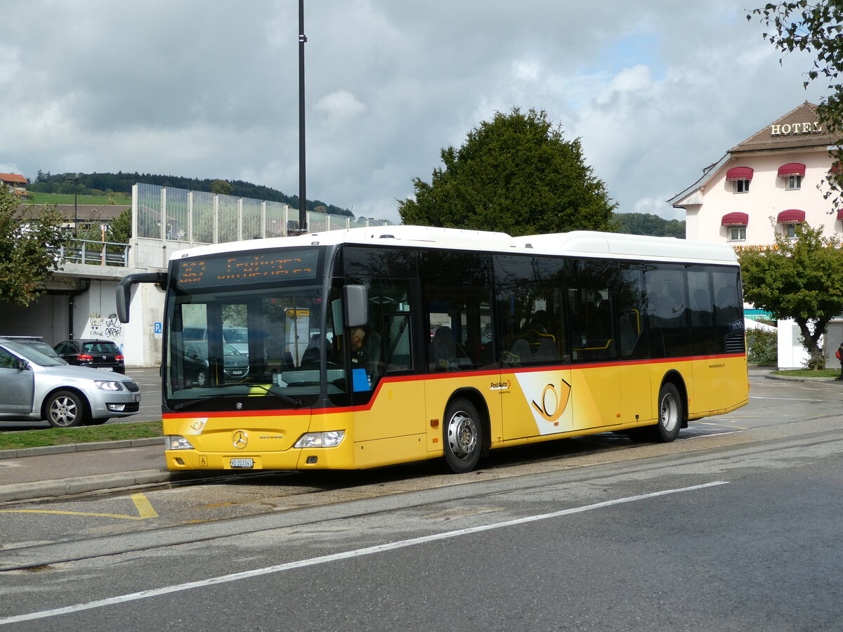 (240'196) - CarPostal Ouest - VD 203'041 - Mercedes (ex PostAuto Graubnden) am 24. September 2022 beim Bahnhof Moudon