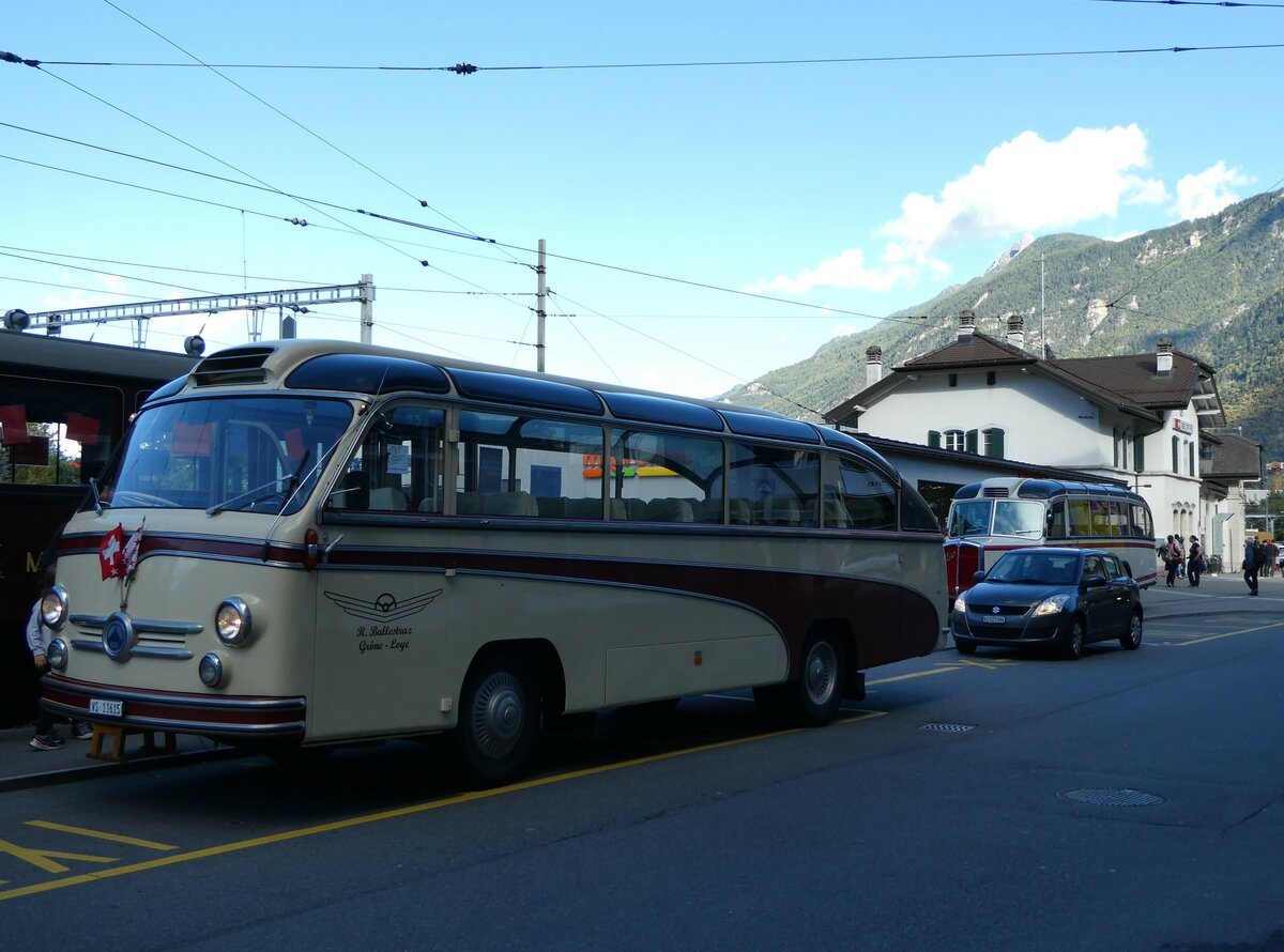 (240'601) - Ballestraz, Grne - VS 11'615 - Saurer/Saurer (ex Girardet, Yverdon) am 2. Oktober 2022 beim Bahnhof Martigny