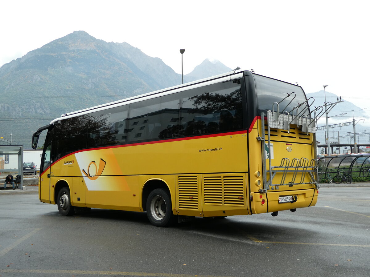 (240'705) - PostAuto Wallis - Nr. 47/VS 536'945 - MAN/Beulas (ex TMR Martigny Nr. 126) am 8. Oktober 2022 beim Bahnhof Martigny 