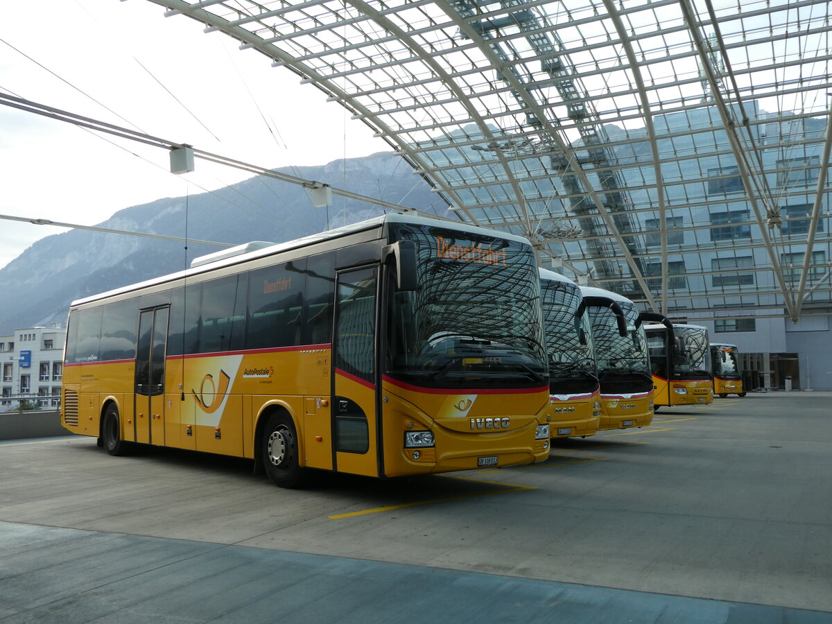 (241'030) - TpM, Mesocco - Nr. 13/GR 108'013 - Iveco am 11. Oktober 2022 in Chur, Postautostation