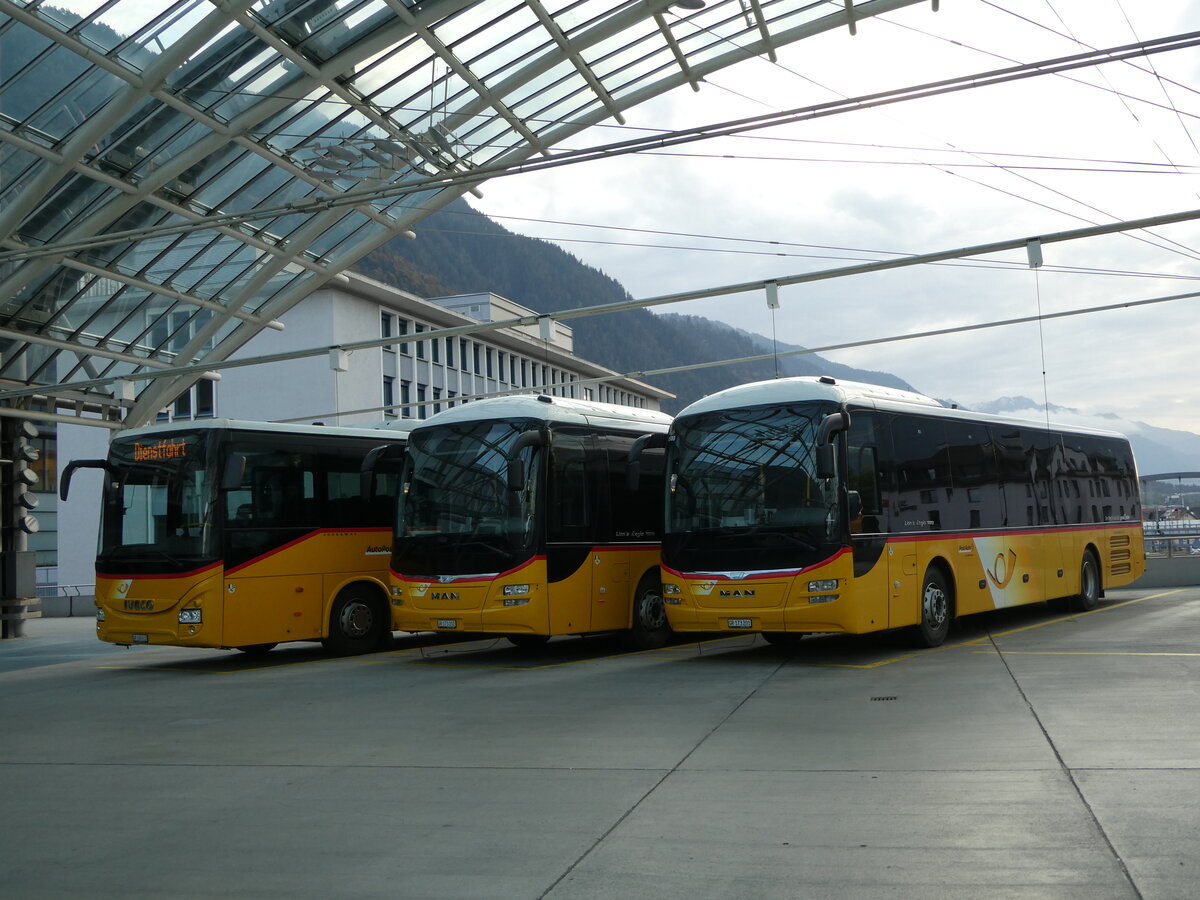 (241'037) - PostAuto Graubnden - GR 173'201 - MAN am 11. Oktober 2022 in Chur, Postautostation