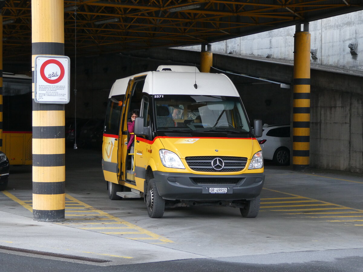 (241'067) - PostAuto Graubnden - Nr. 41/GR 49'912 - Mercedes (ex Nr. 11) am 12. Oktober 2022 in Thusis, Postautostation