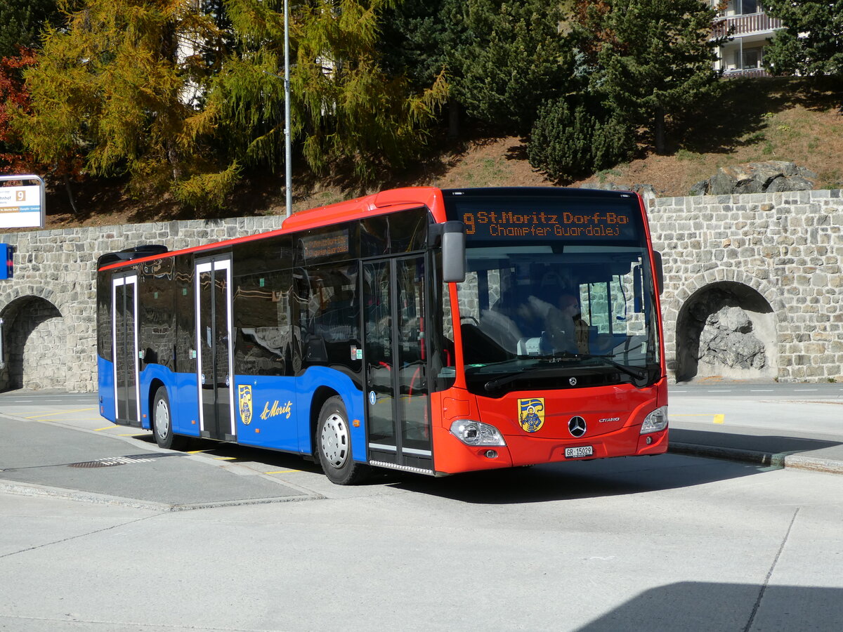 (241'101) - Chrisma, St. Moritz - GR 15'029 - Mercedes am 12. Oktober 2022 beim Bahnhof St. Moritz