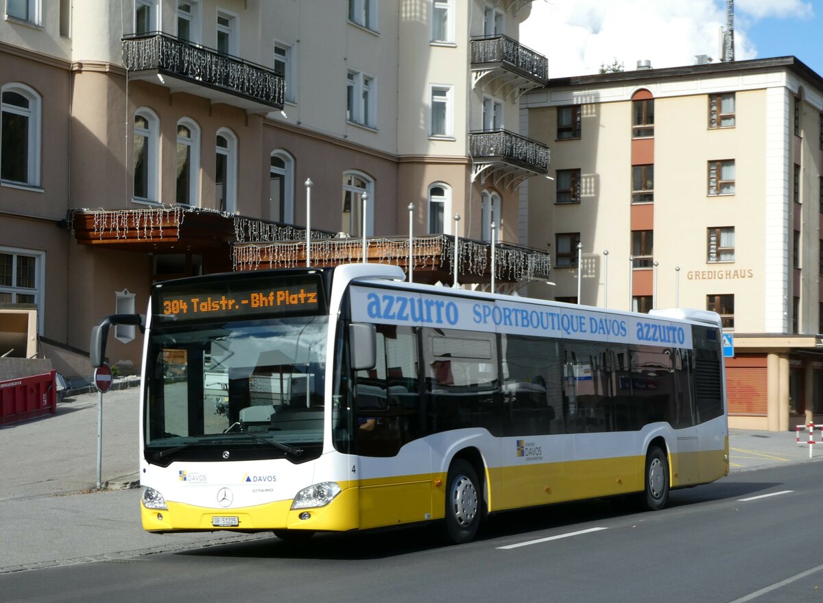 (241'133) - VBD Davos - Nr. 4/GR 51'225 - Mercedes am 12. Oktober 2022 beim Bahnhof Davos Dorf