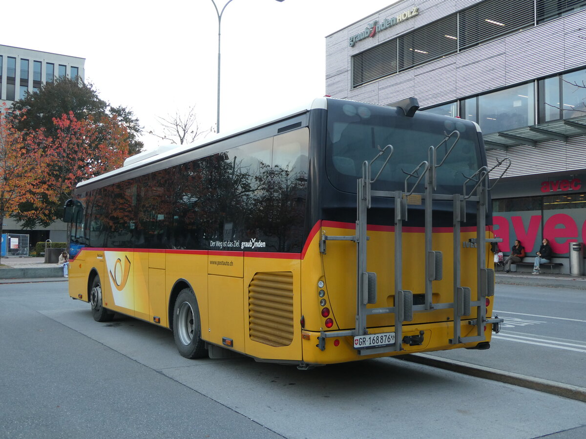 (241'156) - PostAuto Graubnden - GR 168'876 - Irisbus am 12. Oktober 2022 beim Bahnhof Landquart