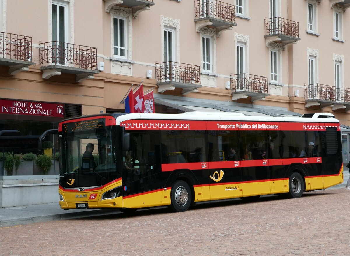 (241'322) - AutoPostale Ticino - TI 278'983 - MAN am 14. Oktober 2022 beim Bahnhof Bellinzona