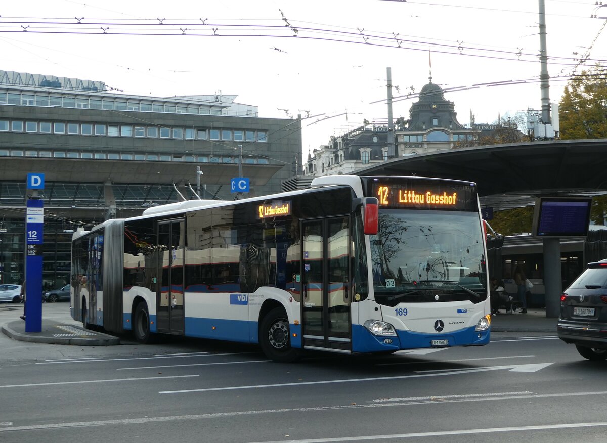 (242'428) - VBL Luzern - Nr. 169/LU 175'074 - Mercedes am 11. November 2022 beim Bahnhof Luzern