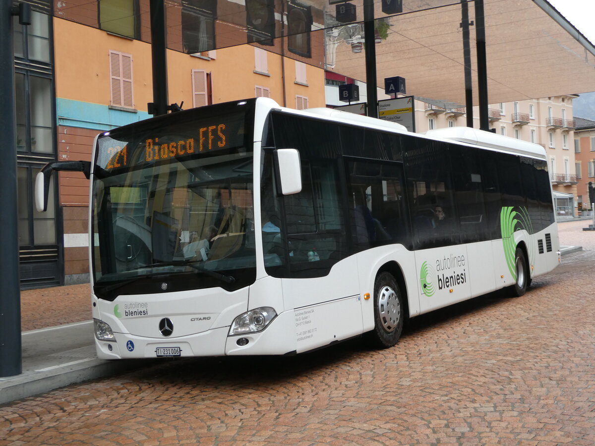 (242'707) - ABl Biasca - Nr. 6/TI 231'006 - Mercedes am 15. November 2022 beim Bahnhof Bellinzona