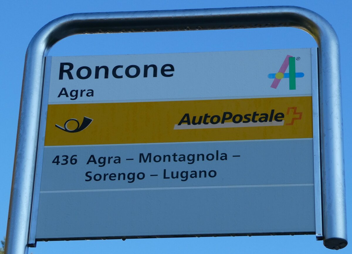 (242'853) - PostAuto-Haltestellenschild - Agra, Roncone - am 17. November 2022