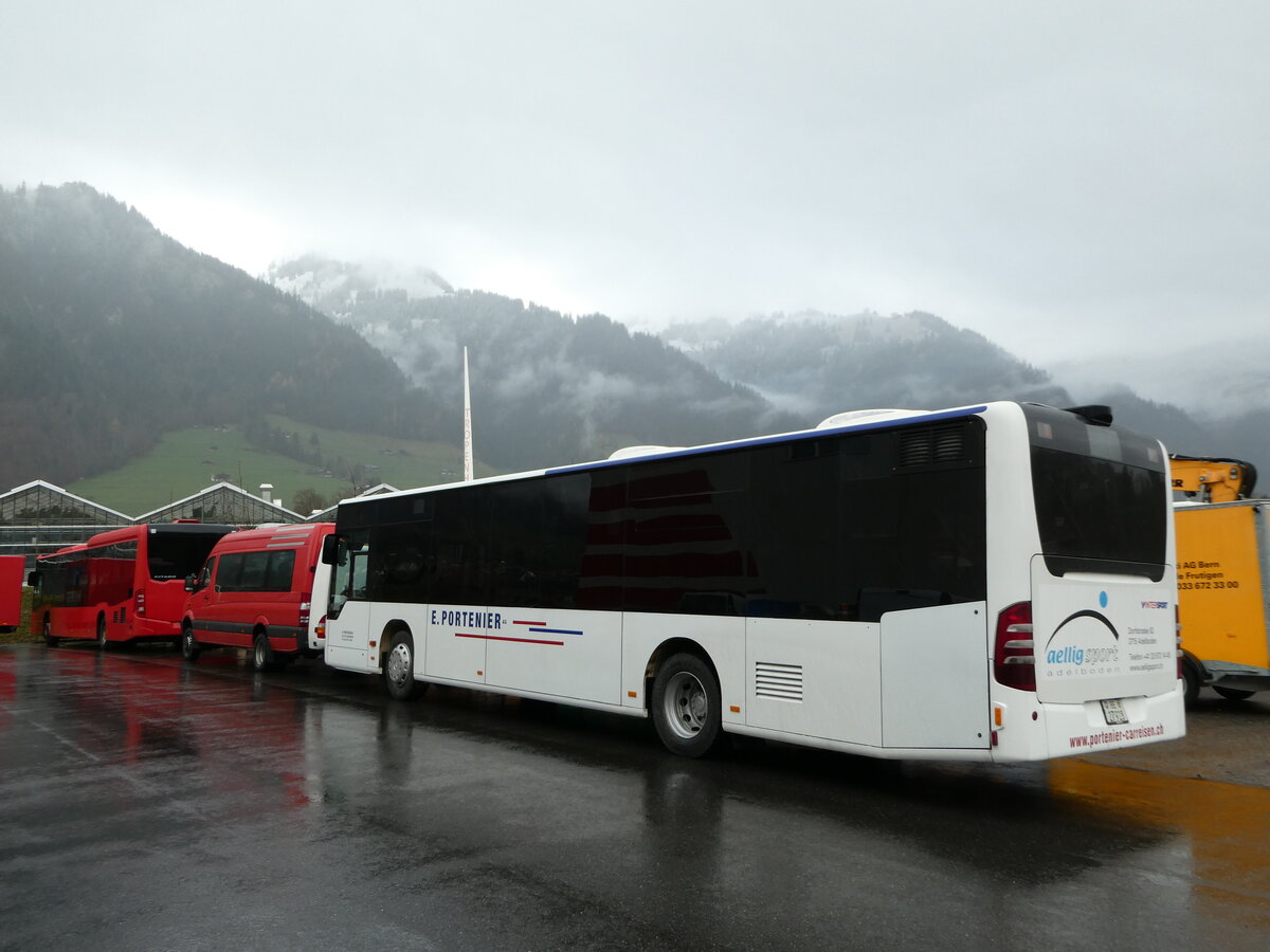 (243'323) - Portenier, Adelboden - Nr. 1/BE 27'928 - Mercedes (ex FRA-Bus, D-Frankfurt) am 30. November 2022 in Frutigen, Garage AFA