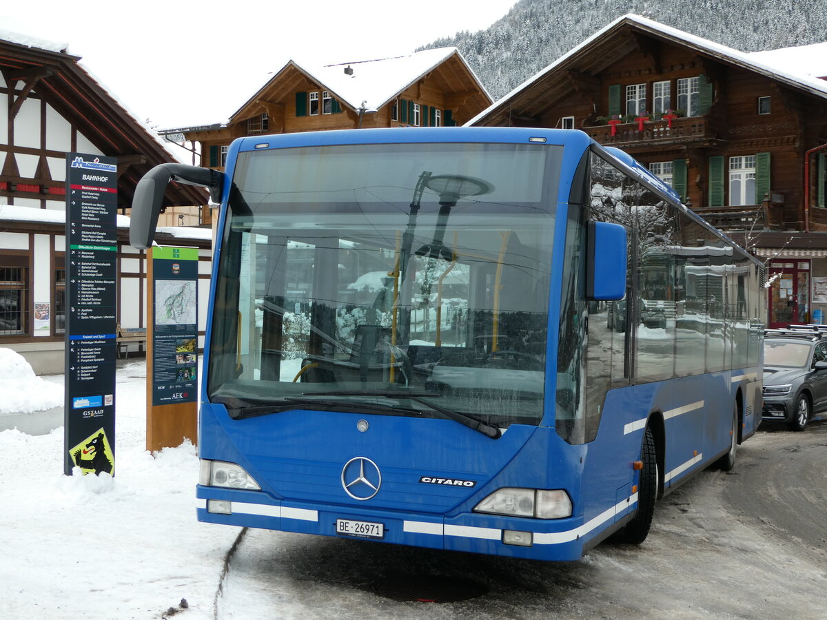 (243'867) - Tritten, Zweisimmen - BE 26'971 - Mercedes (ex BE 633'034; ex AFA Adelboden Nr. 94) am 13. Dezember 2022 beim Bahnhof Zweisimmen