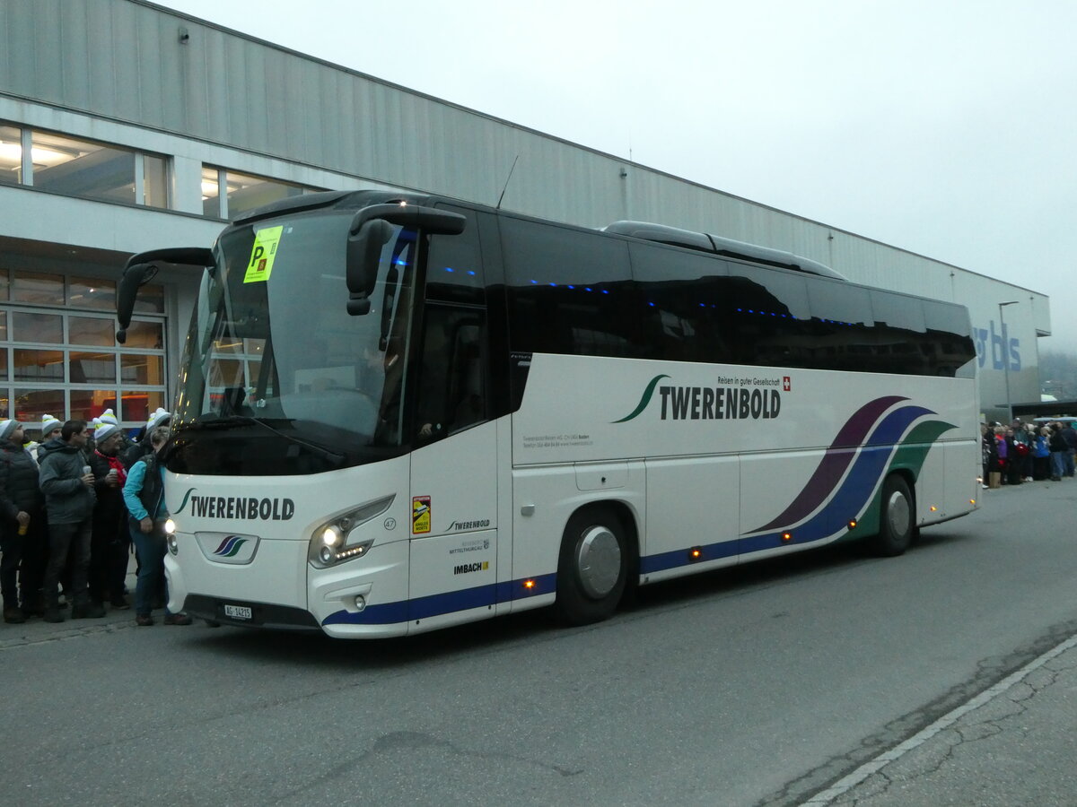 (244'499) - Twerenbold, Baden - Nr. 47/AG 14'215 - VDL am 7. Januar 2023 beim Bahnhof Frutigen