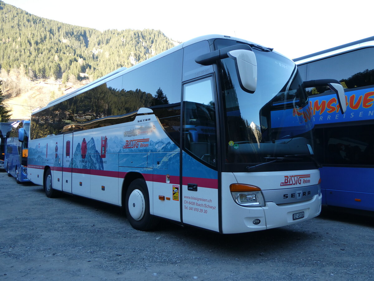 (244'809) - Bissig, Schwyz - SZ 45'106 - Setra am 7. Januar 2023 in Adelboden, ASB