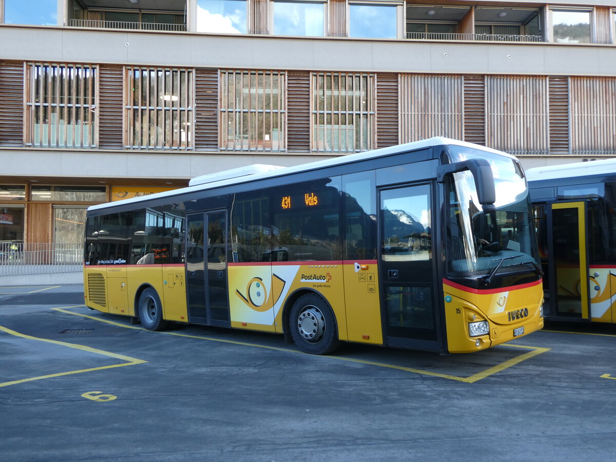 (245'128) - PostAuto Graubnden - Nr. 15/GR 162'973/PID 10'217 - Iveco (ex Fontana, Ilanz Nr. 15) am 18. Januar 2023 beim Bahnhof Ilanz