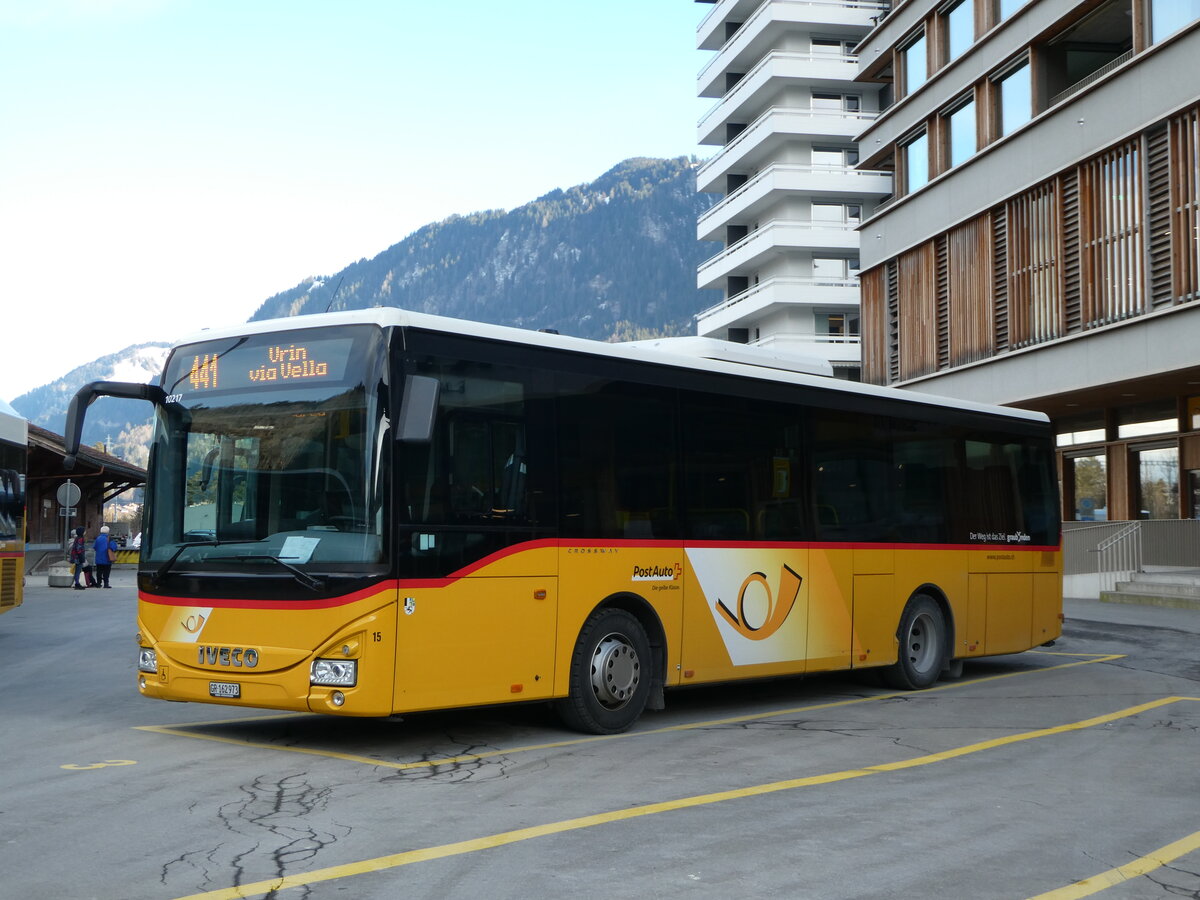 (245'167) - PostAuto Graubnden - Nr. 15/GR 162'973/PID 10'217 - Iveco (ex Fontana, Ilanz Nr. 15) am 18. Januar 2023 beim Bahnhof Ilanz