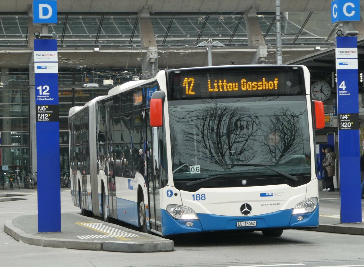 (245'367) - VBL Luzern - Nr. 188/LU 15'062 - Mercedes am 25. Januar 2023 beim Bahnhof Luzern