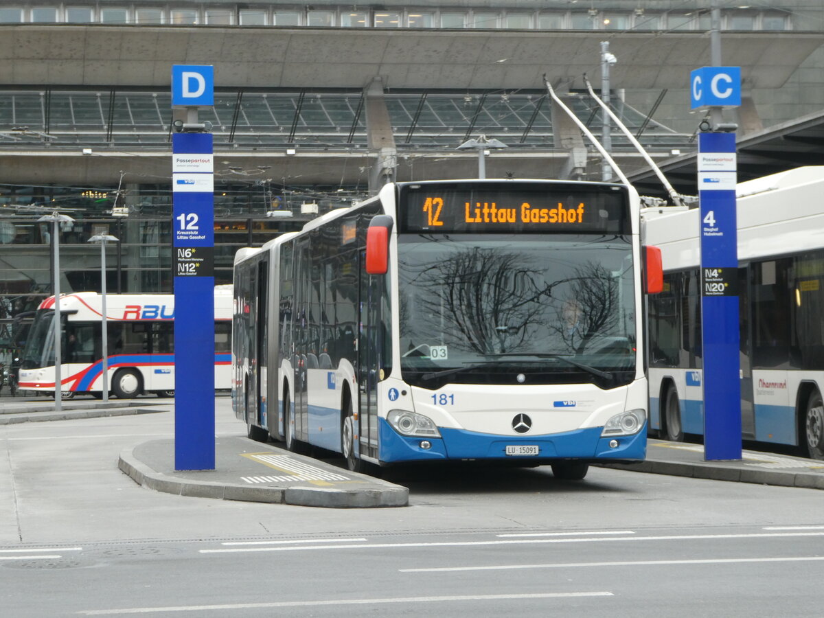 (245'380) - VBL Luzern - Nr. 181/LU 15'091 - Mercedes am 25. Januar 2023 beim Bahnhof Luzern