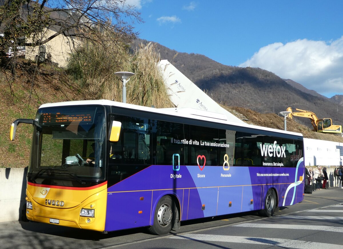 (245'828) - Chiesa, Riazzino - TI 63'085/PID 10'124 - Iveco am 4. Februar 2023 beim Bahnhof Tenero 