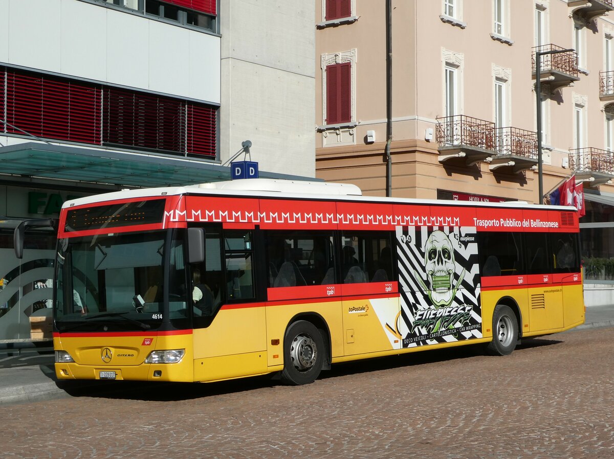 (245'911) - AutoPostale Ticino - TI 228'017/PID 4614 - Mercedes am 7. Februar 2023 beim Bahnhof Bellinzona