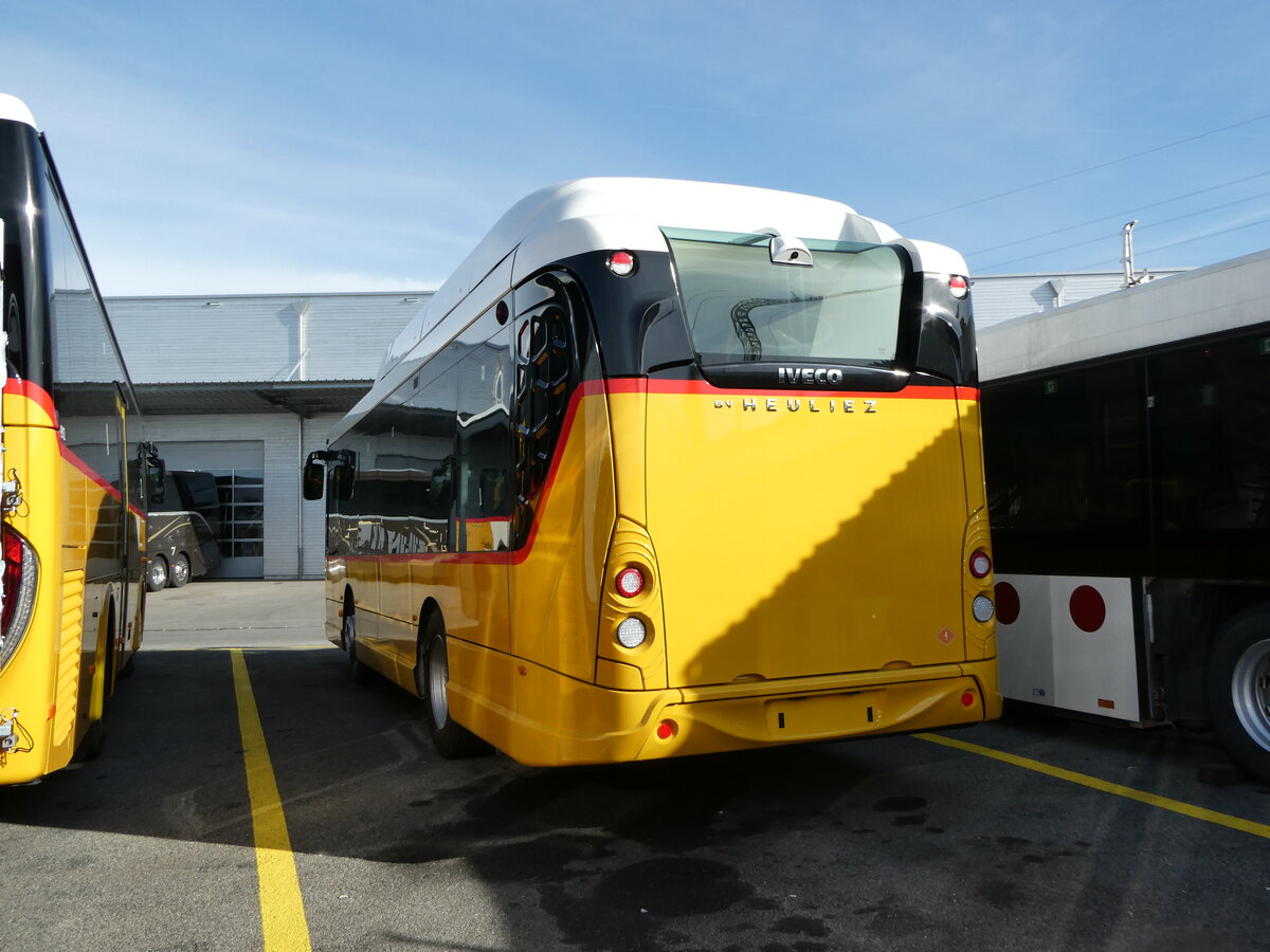 (246'320) - Gessinger, Bad Ragaz - (13701236) - Heuliez-Iveco am 18. Februar 2023 in Kerzers, Interbus